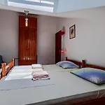 Three-bedroom In Διαμέρισμα Λομπάρδα