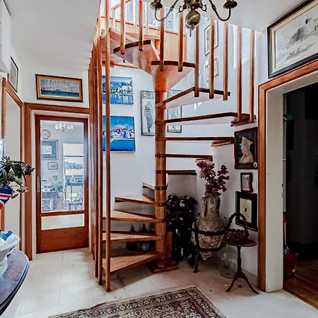 Apartamento Three-bedroom In *