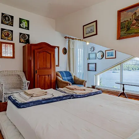 Three-bedroom In Apartman