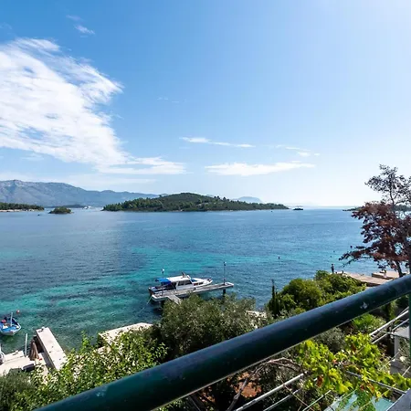 Three-bedroom In Lumbarda