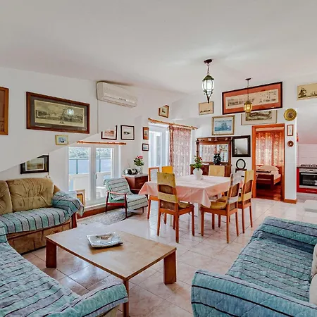 公寓 Three-bedroom In