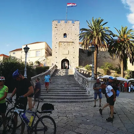 公寓 Three-bedroom In