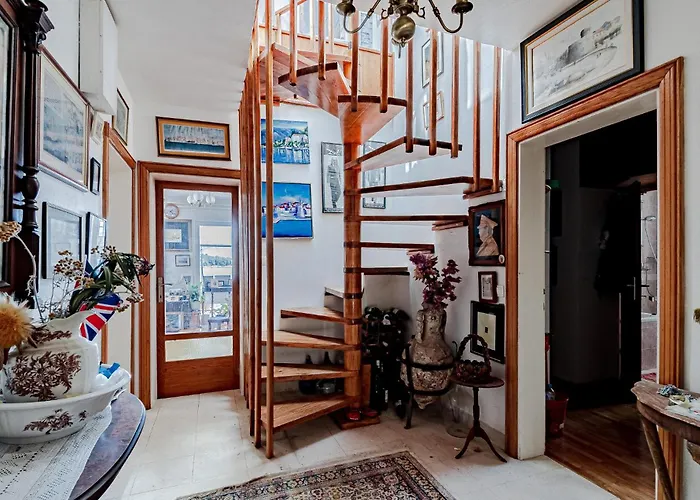 公寓 Three-bedroom In *
